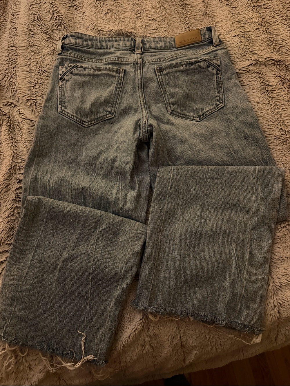 Buckle 26x28. EUC
